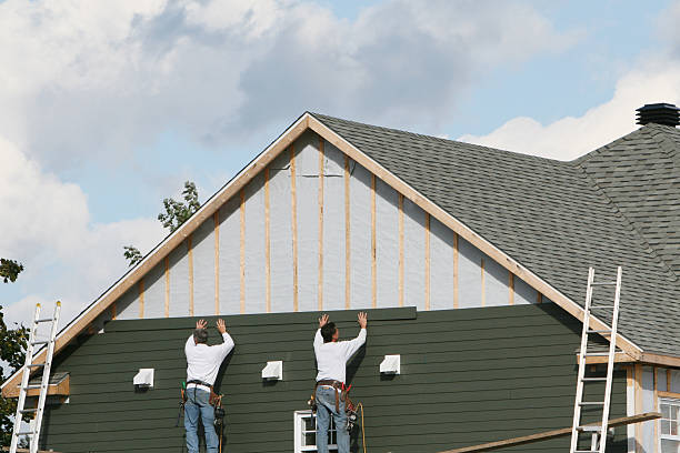 Professional Siding Contractor technician working in Victoria, VA